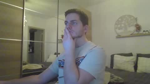 syl092 online show from February 4, 2025, 6:38 pm