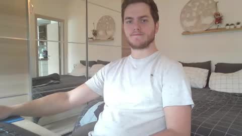 syl092 online show from February 20, 2025, 10:59 am