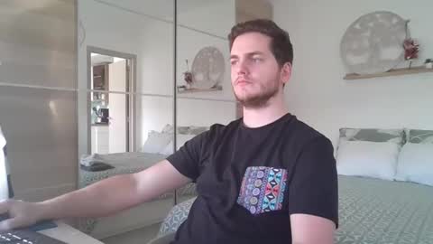 syl092 online show from February 23, 2025, 3:08 pm