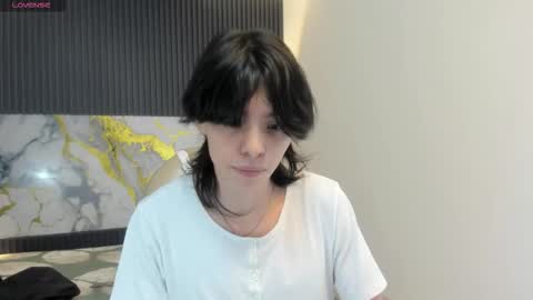 sylasfrost online show from November 19, 2025, 7:36 pm