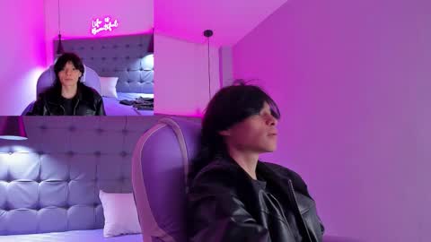 sylasfrost online show from November 23, 2025, 7:46 pm