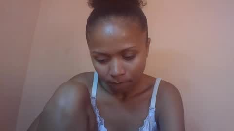 Snapshot of sylvaniah01 chatting on July 5, 2026, 5:47 am sylvaniah01 online show from July 5, 2026, 5:47 am