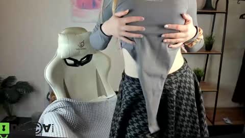 Sylvia online show from October 15, 2025, 9:31 am