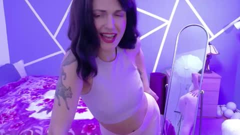 sylvianyvellero online show from March 14, 2026, 7:08 pm