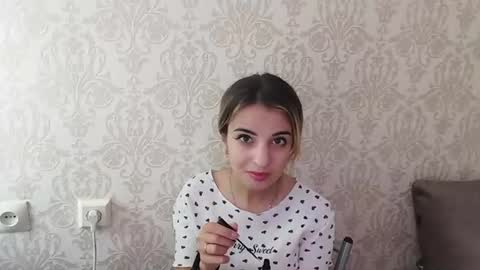 Snapshot of sylviaoris chatting on July 17, 2026, 7:15 am Emily online show from July 17, 2026, 7:15 am