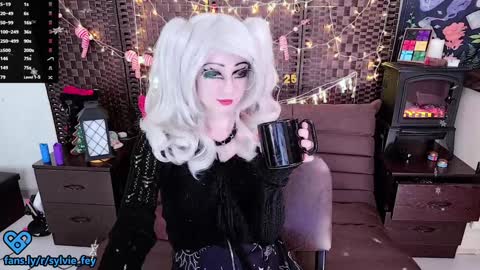 Sylvie online show from December 31, 2024, 11:39 pm