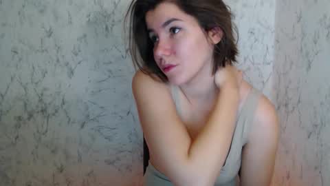 SyrenDixon online show from December 4, 2025, 9:45 pm