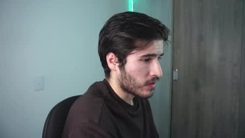 t0ny_wylie online show from December 19, 2024, 3:07 am