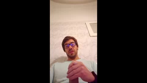 Snapshot of t_fuenzalida chatting on December 16, 2025, 2:49 am t_fuenzalida online show from December 16, 2025, 2:49 am
