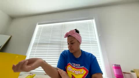 t_princess_t online show from February 5, 2025, 6:26 pm