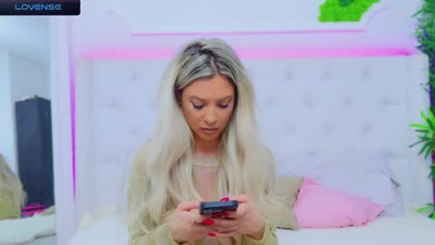 Arianna online show from December 30, 2024, 7:42 pm