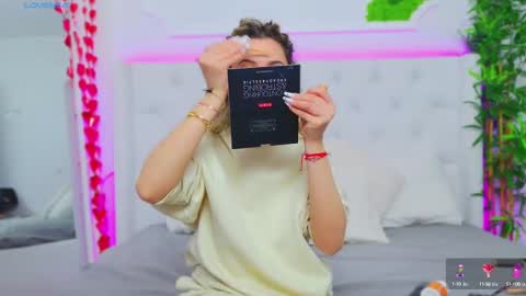 Arianna online show from March 10, 2025, 1:21 pm