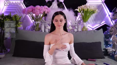 Snapshot of taanni_bc chatting on February 1, 2025, 6:54 am TAANNI online show from February 1, 2025, 6:54 am