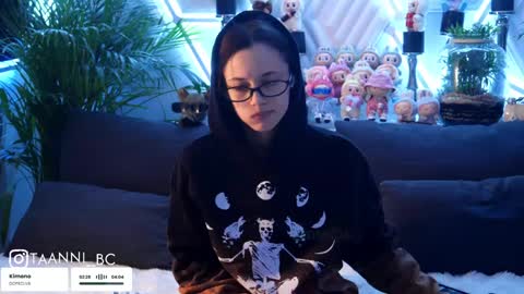 Snapshot of taanni_bc chatting on October 17, 2025, 10:18 am TAANNI online show from October 17, 2025, 10:18 am