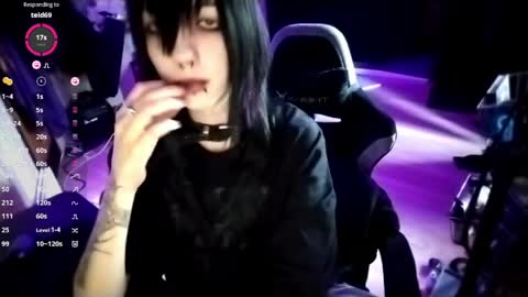 Lina online show from April 19, 2026, 3:11 pm