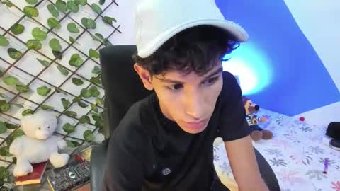 Tashi00 online show from March 8, 2026, 2:37 am