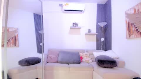 Tahiela  online show from February 26, 2026, 3:38 am