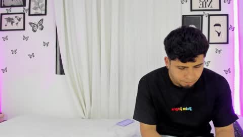 Liam and Juli online show from December 18, 2024, 4:53 am