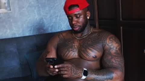 Tairon Tucke online show from December 4, 2024, 10:08 pm