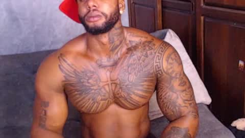 Tairon Tucke online show from February 2, 2025, 8:02 am