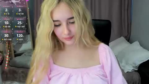 Snapshot of taisia_hot chatting on May 15, 2026, 8:21 am Taisia online show from May 15, 2026, 8:21 am