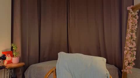 im Lally online show from October 25, 2025, 2:41 am