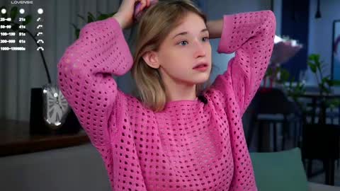 Mia online show from February 9, 2025, 1:44 am