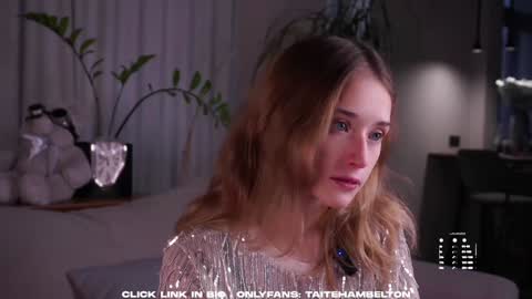 Mia online show from September 9, 2025, 1:49 am