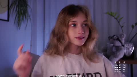 Mia online show from September 11, 2025, 1:39 am