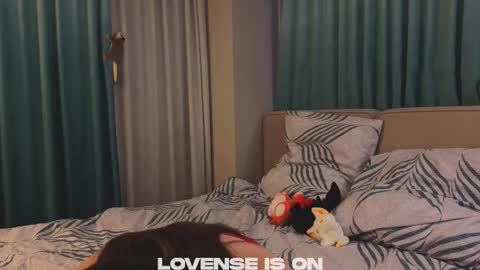 Molly online show from November 29, 2025, 1:41 am