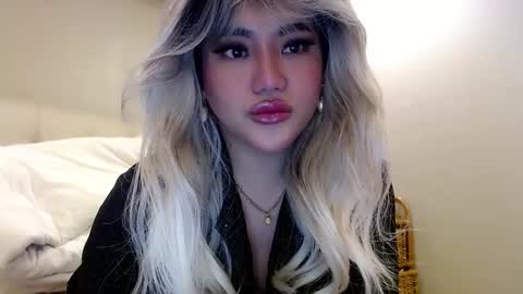 Lena online show from March 4, 2025, 7:01 pm