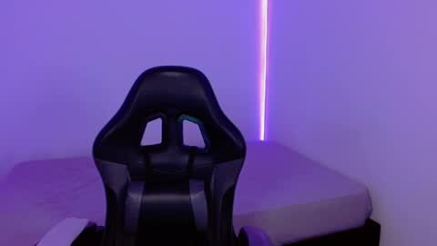 takeru___ online show from September 12, 2025, 8:03 am