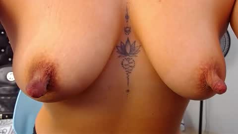 taliana36 online show from November 11, 2025, 1:33 pm