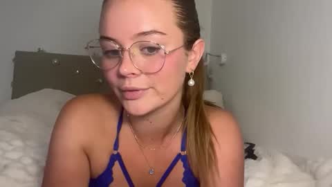 Talia online show from September 28, 2025, 6:57 pm