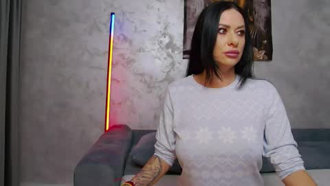 Tallida online show from November 16, 2025, 8:36 pm