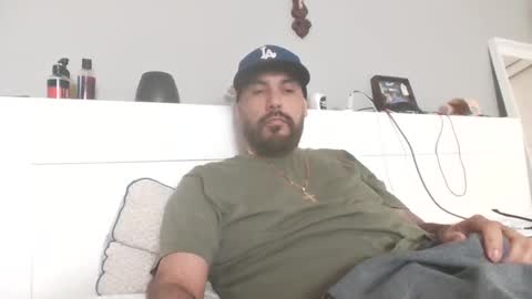 Snapshot of talllatino310 chatting on February 24, 2025, 10:03 pm talllatino310 online show from February 24, 2025, 10:03 pm