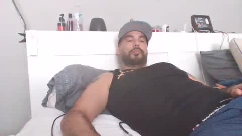 Snapshot of talllatino310 chatting on February 26, 2025, 6:54 pm talllatino310 online show from February 26, 2025, 6:54 pm