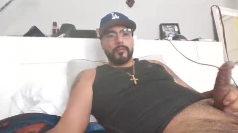 Snapshot of talllatino310 chatting on September 10, 2025, 8:53 pm talllatino310 online show from September 10, 2025, 8:53 pm