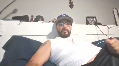 Snapshot of talllatino310 chatting on September 29, 2025, 5:01 am talllatino310 online show from September 29, 2025, 5:01 am