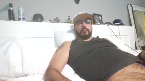 Snapshot of talllatino310 chatting on November 17, 2025, 9:09 pm talllatino310 online show from November 17, 2025, 9:09 pm