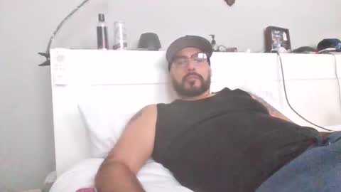 Snapshot of talllatino310 chatting on November 18, 2025, 6:01 pm talllatino310 online show from November 18, 2025, 6:01 pm