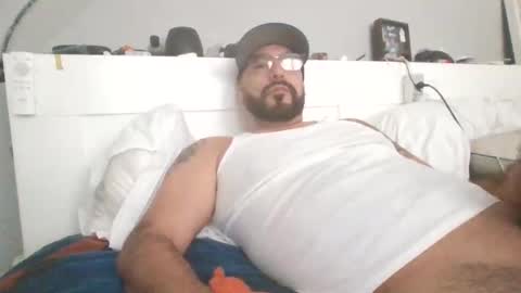 Snapshot of talllatino310 chatting on December 22, 2025, 6:16 pm talllatino310 online show from December 22, 2025, 6:16 pm