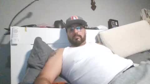 Snapshot of talllatino310 chatting on January 8, 2026, 5:43 am talllatino310 online show from January 8, 2026, 5:43 am