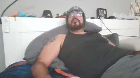 Snapshot of talllatino310 chatting on February 4, 2026, 10:15 pm talllatino310 online show from February 4, 2026, 10:15 pm