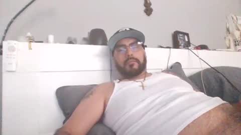 Snapshot of talllatino310 chatting on March 27, 2026, 4:40 pm talllatino310 online show from March 27, 2026, 4:40 pm