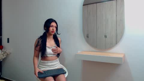 Hi im sara online show from March 28, 2026, 1:11 pm