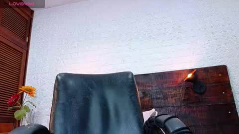    online show from November 25, 2025, 10:48 am