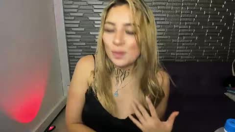 Snapshot of tamara_velezz chatting on May 12, 2026, 9:12 pm Tamara online show from May 12, 2026, 9:12 pm