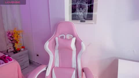 Snapshot of tammy_w chatting on March 9, 2025, 7:48 pm Tammy online show from March 9, 2025, 7:48 pm