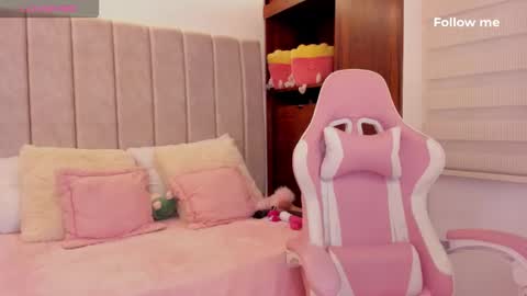 Snapshot of tammy_w chatting on September 19, 2025, 9:37 pm Tammy online show from September 19, 2025, 9:37 pm